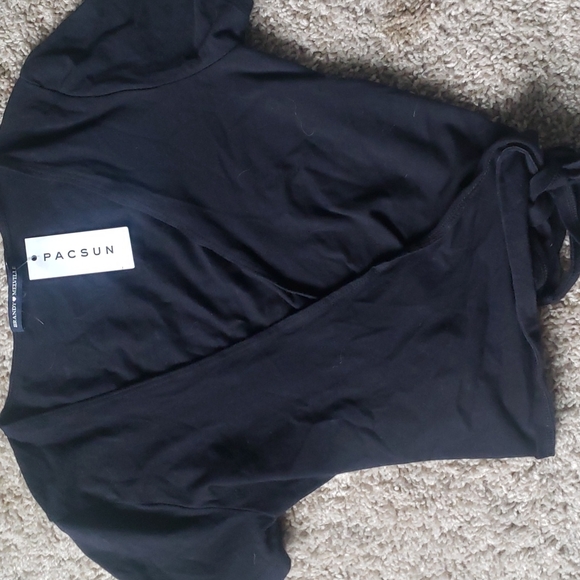 NWT Brandy Melville Black Rae Short Sleeve Wrap Crop Top - Picture 5 of 8